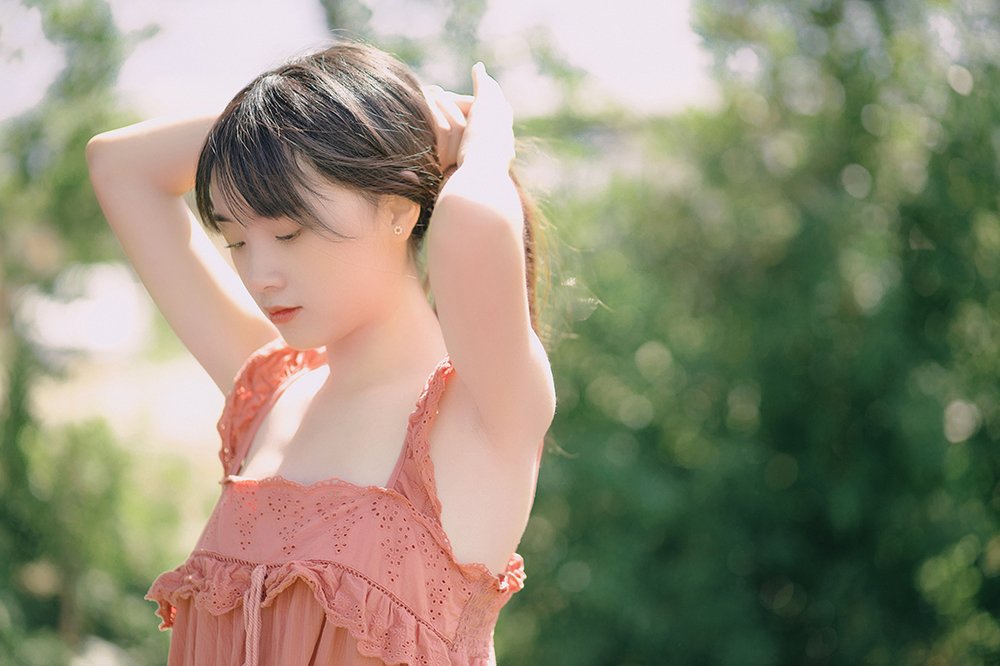 图片[18]-夏日阳光下的女孩-六色网