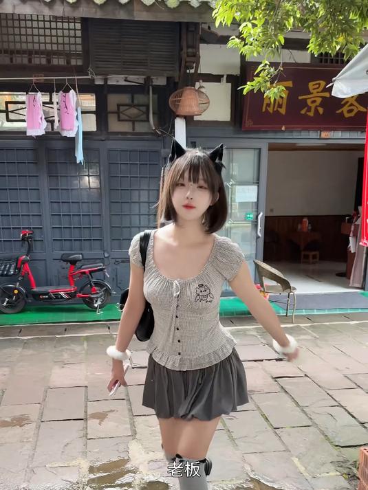 开鱼疗店的一天日常生活 无不良引导