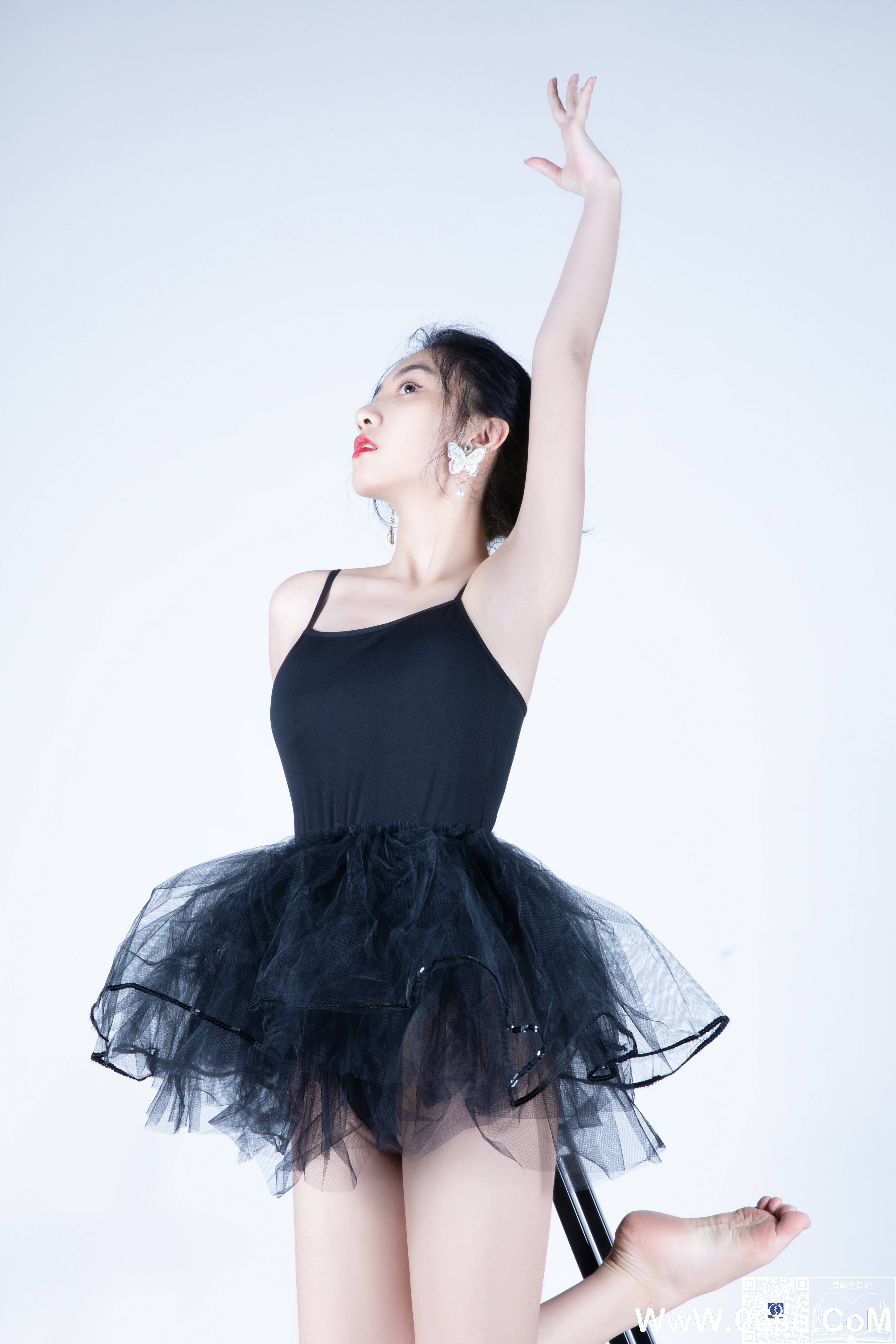 [GALLI嘉丽]舞蹈生日记 019 - 唐可[28P209M]-六色网