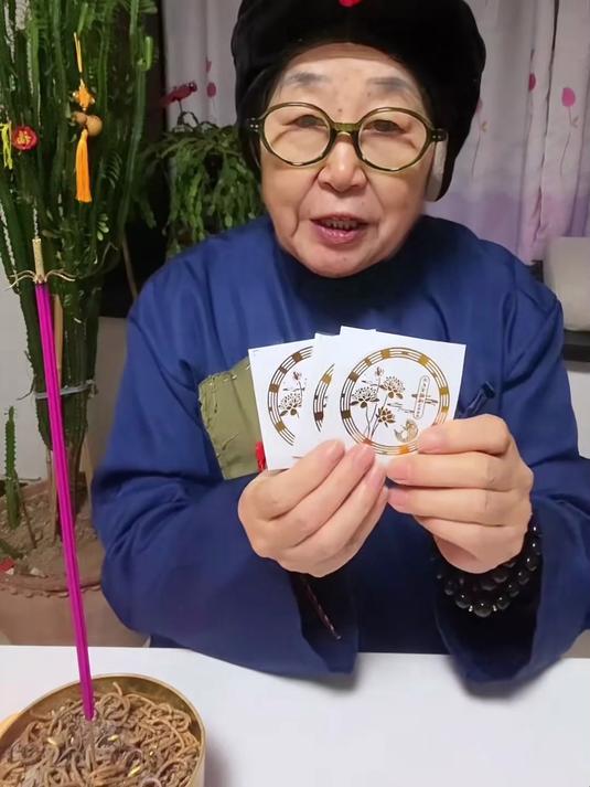 福运连连!荷花锦鲤墙贴,为你的家增添一份祥和