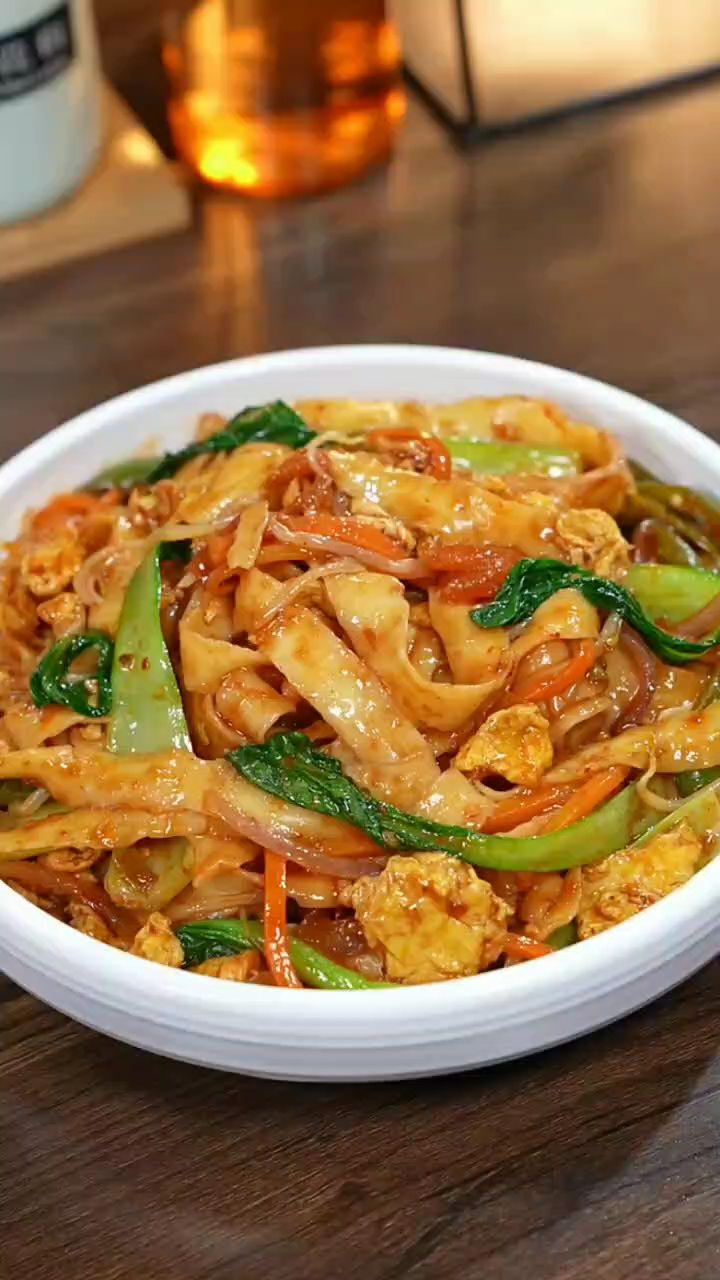 简单又好吃的家庭版炒刀削面,我们全家人都爱吃,学会再也不用出去吃了!#刀削面 #炒面