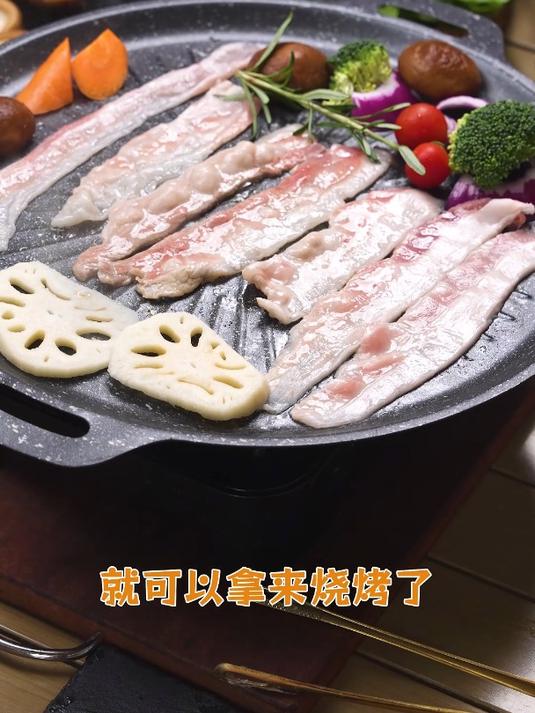 花腩片,取自猪腹部最嫩的五花肉,这样的烤片很哇塞