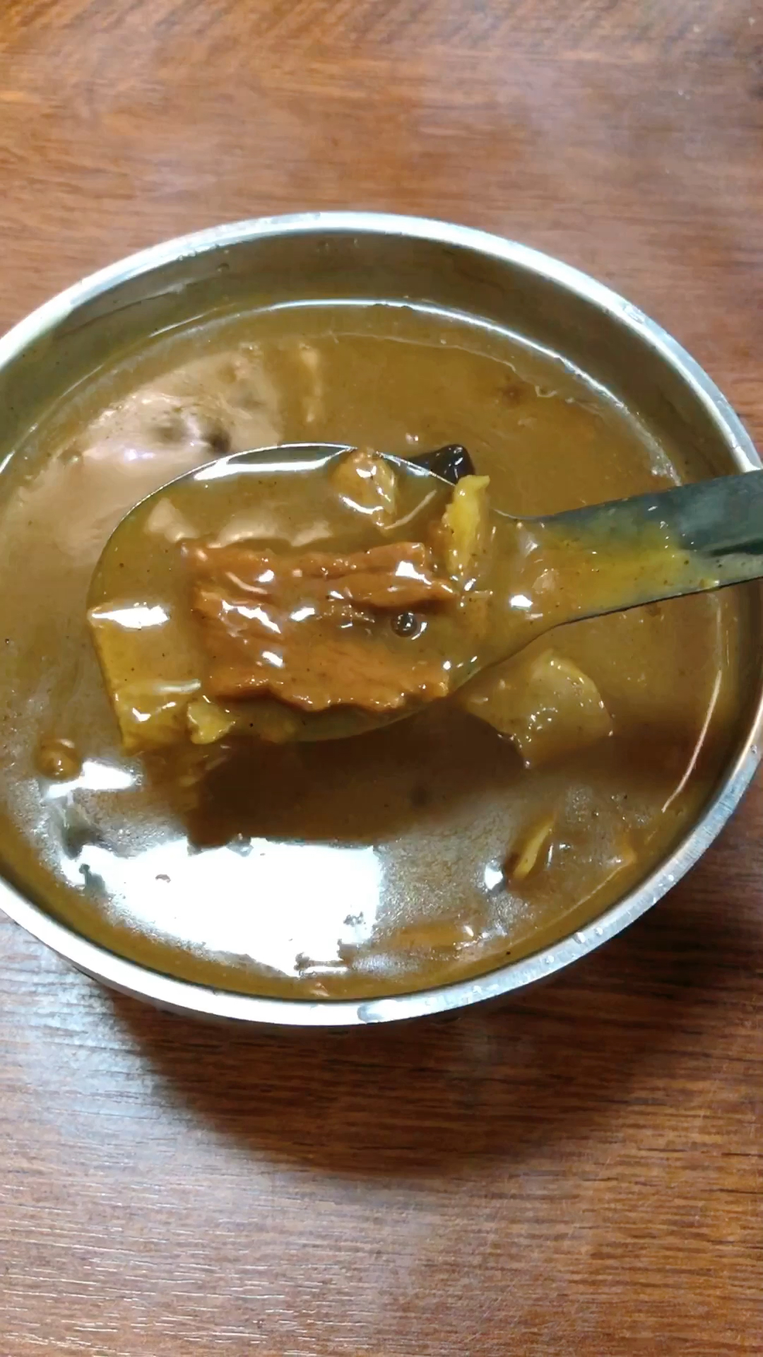 现在的胡辣汤还能喝吗?六块一碗,只有面筋、黑木耳,牛肉基本忽略不计!