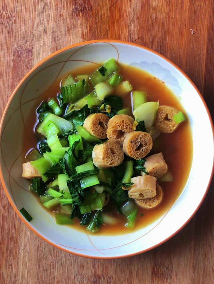 炒小白菜的家常做法,分享一道小白菜炒素鸡肠