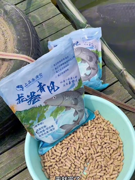 龙卷青风秋冬饵料:重窝腥香颗粒,专攻青鱼,野钓黑坑超实用!