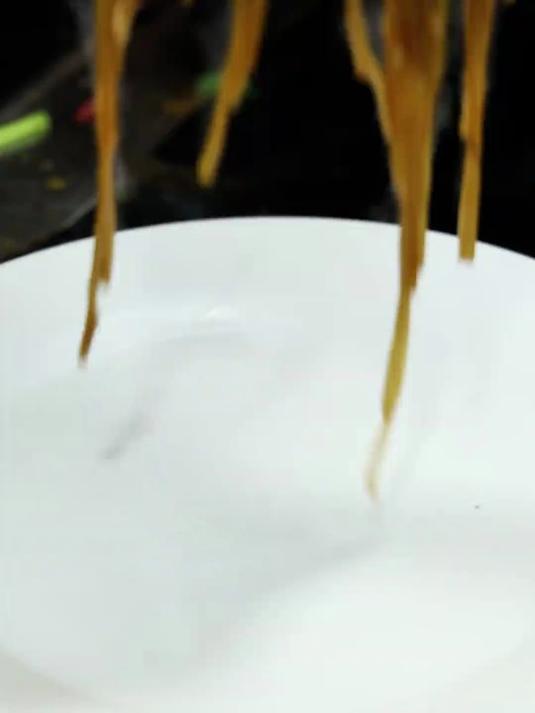 尖椒粉丝炒鸡蛋 一道地道的家常菜分享给大家