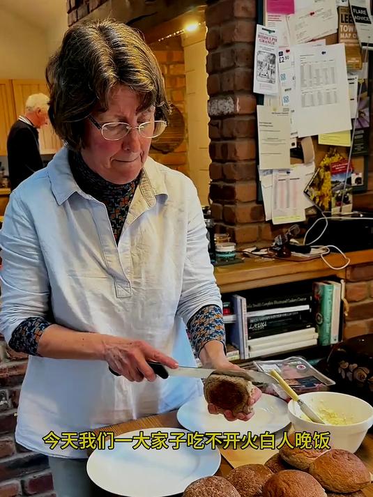 英国公婆做不开火白人晚饭，5分钟做10个三明治