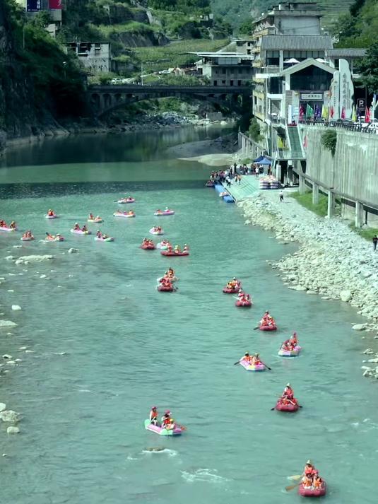 炎炎夏日，大宁河漂流，凉爽来袭，一级水质漂流是什么体验你不来试试吗？#漂流##峡谷漂流#