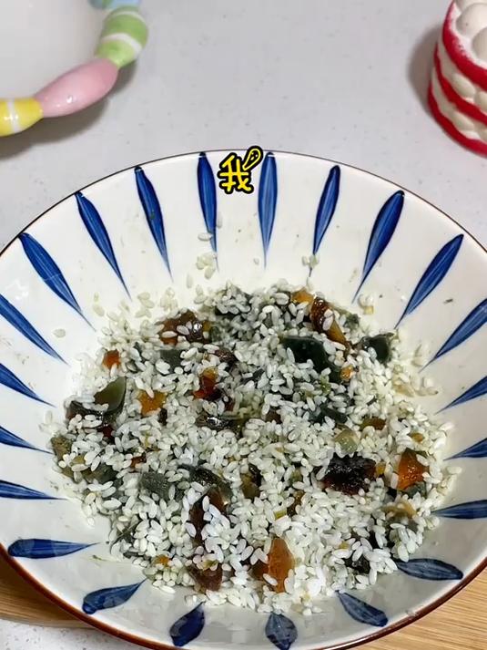 这个皮蛋瘦肉粥有点烫嘴