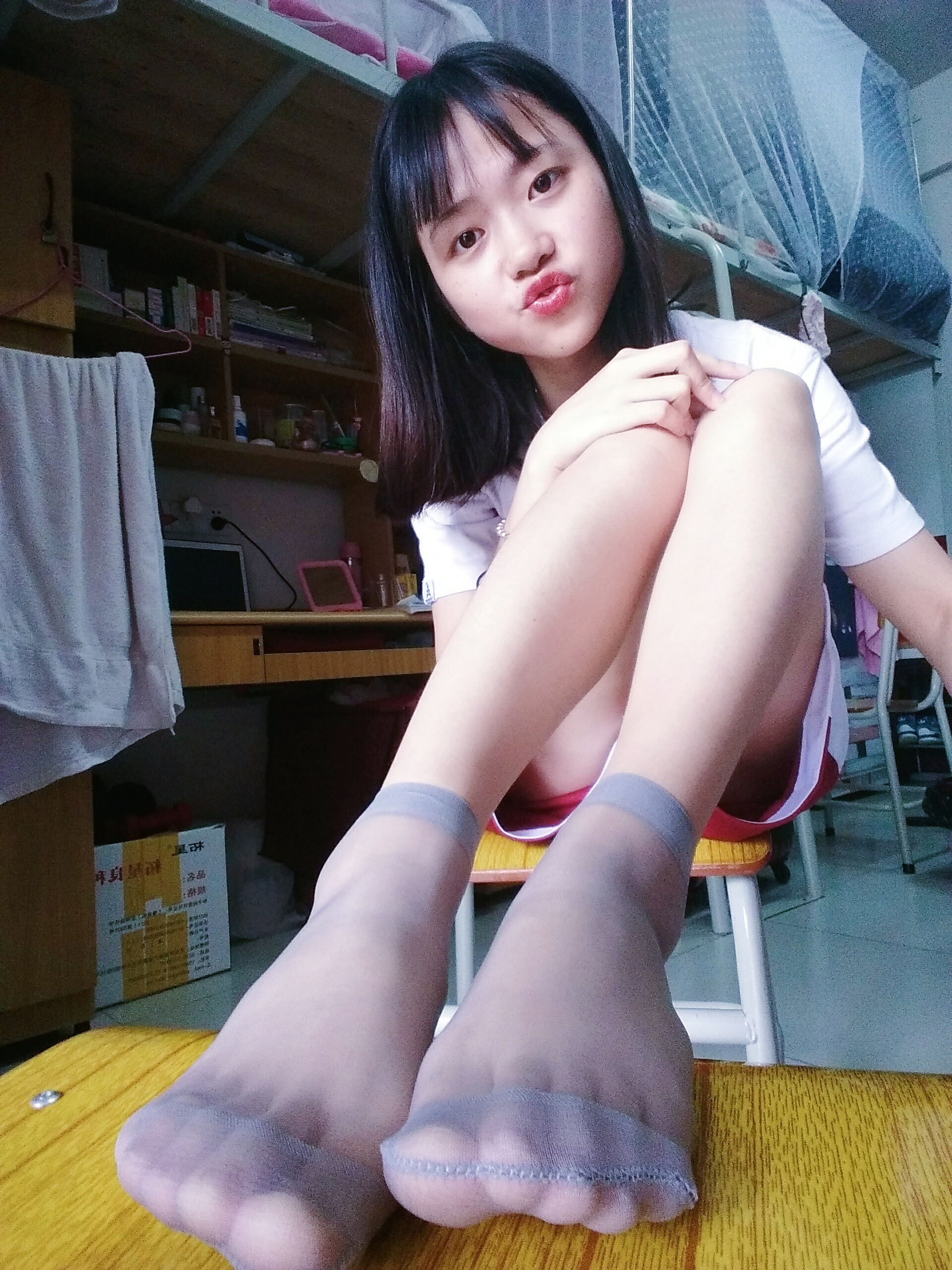 图片[13]-学妹校园寝室短丝系列035期 清茹[39P74M]-六色网