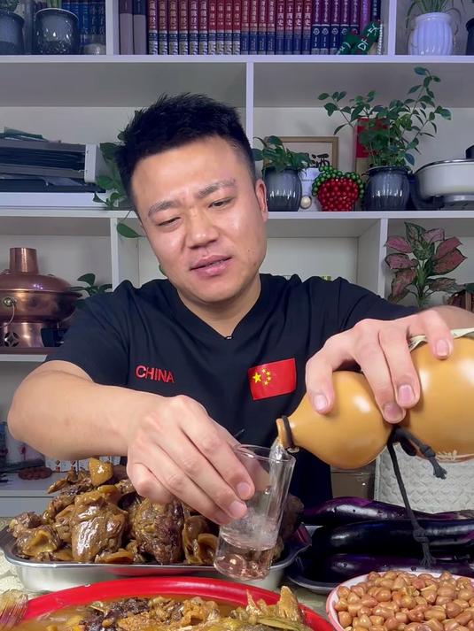 铁锅炖大鹅 再来个红烧三道鳞 又是美好的一天