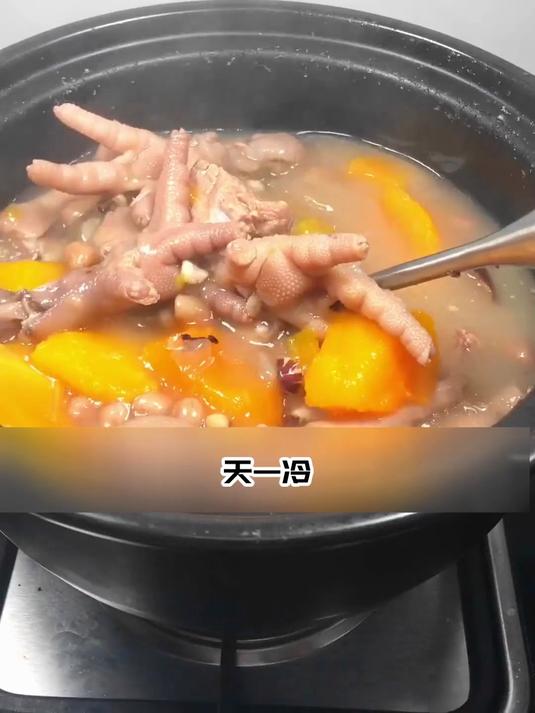 发劲木瓜花生鸡爪汤:焕发活力,肢体无力倦怠全消