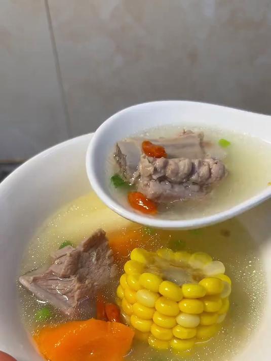 玉米山药排骨汤太好喝了