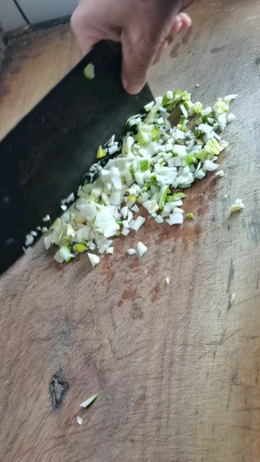 八十岁老母亲做的菠菜鸡蛋盒子