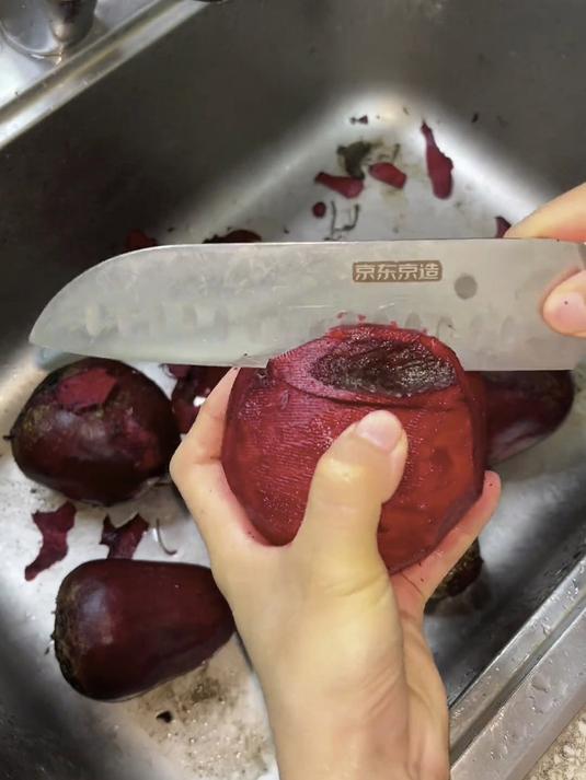 甜菜根变身天然染料,染出彩色面条,孩子抢着吃!