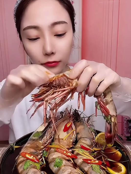 当日海捕黑虎虾!肉质似紧实布丁,清蒸麻辣都好吃～