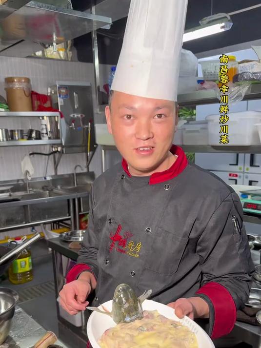 真 鱼香肉丝 吃了20面鱼香肉丝,这样的做法你见过没,真的有鱼
