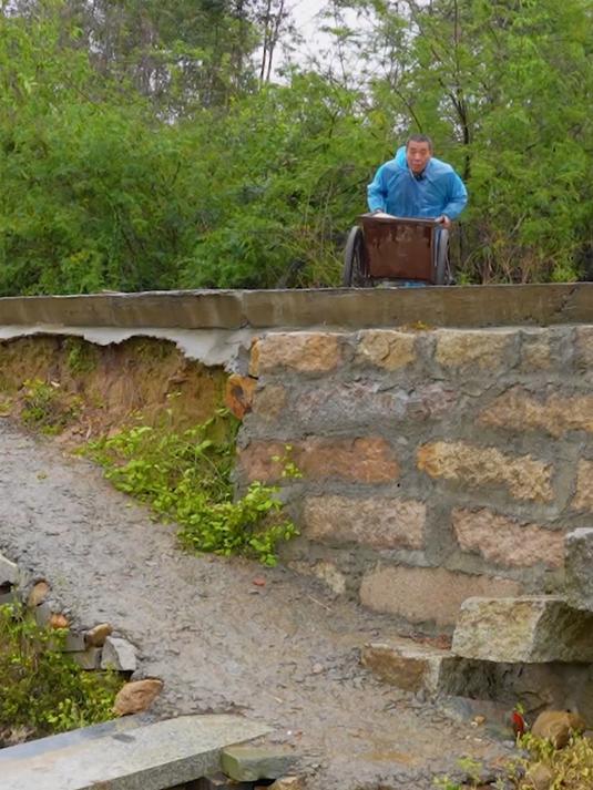 今天挑战全世界最臭美食鲱鱼罐头