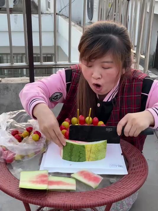 给老妈制作水果生日蛋糕