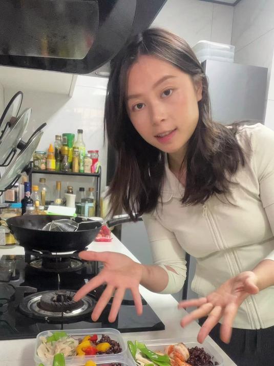 懒人一周减脂备餐只有0次和无数次本周减脂午餐：彩椒炒牛肉，香煎虾仁，荷兰豆炒莲藕