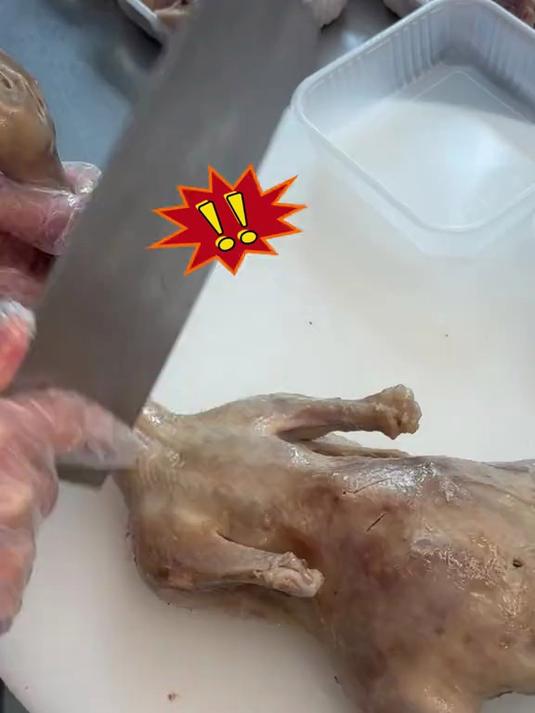 老师傅手切盐水鸭