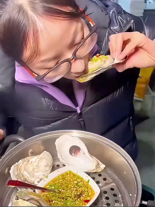 早餐糊弄学！乳山生蚝煎蛋，鲜到没朋友