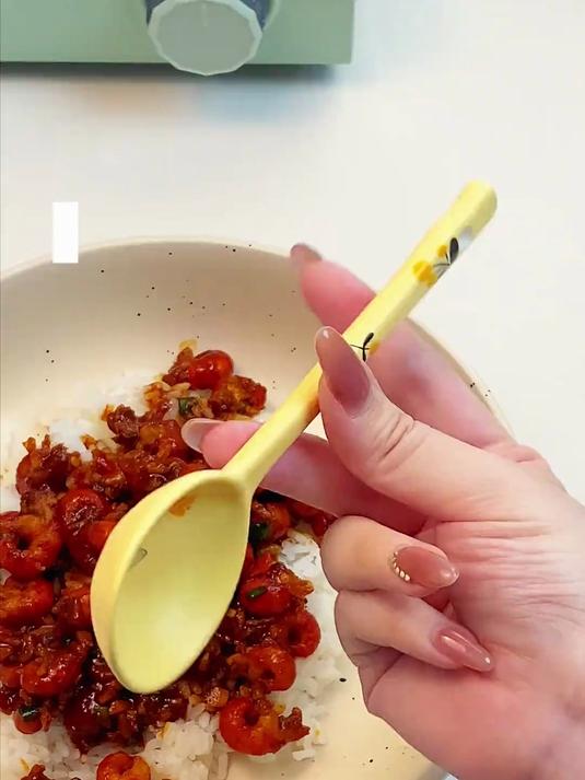 龙虾里面找米饭!「小龙虾盖饭」