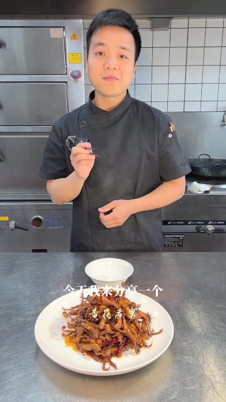 麻辣鸭舌,麻辣鲜香,酱香浓郁,越吃越香