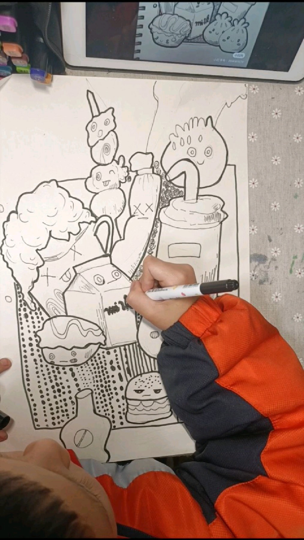 来画线描汉堡吧,小同学很爱吃。