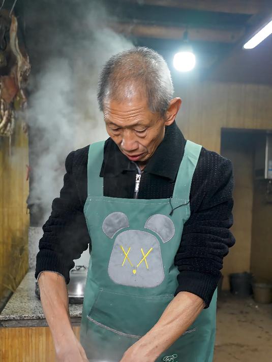 盐菜回锅肉你肯定没吃过吧?看完学会在家也能做!