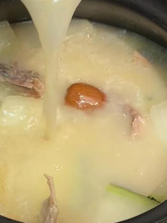 明火靓汤  冬瓜薏米煲水鸭 最简单的食材也能煲出纯粹的美味，资深痛风煮啵认证，包好喝的！
