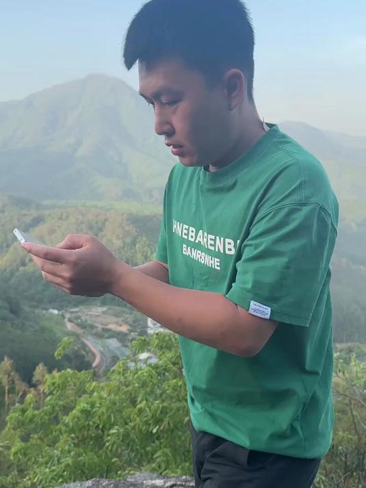 豹纹一样的大头鱼你们见过吗，在这大山深处的水库底下