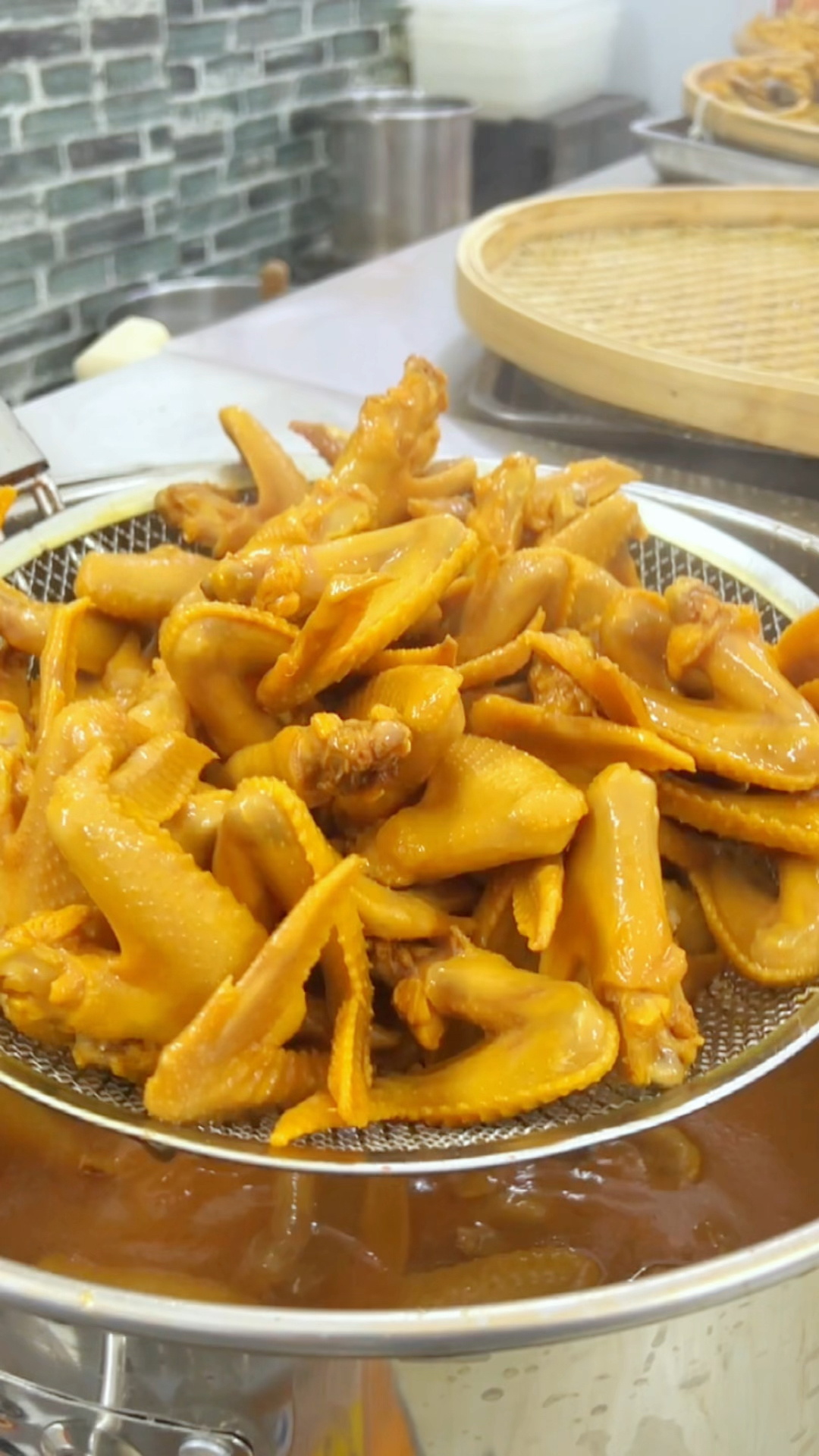 客家盐焗鸡翅,这样做太香了