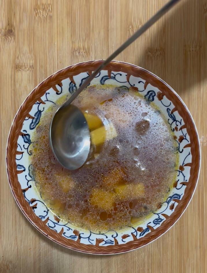 竹荪煲汤的最佳搭配,当然是豆腐