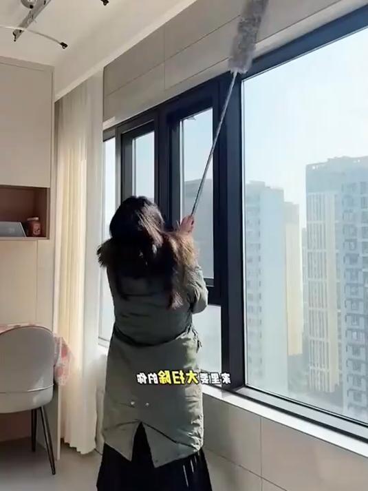 家里灰尘快速搞定!鸡毛掸子清洁干净,环境舒心更宜居