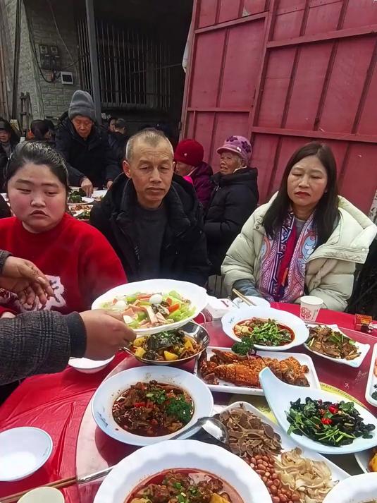 带大家看看在四川普普通通的生日宴都有些什么菜