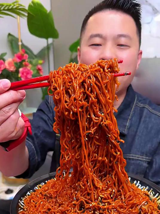 火鸡面还得是咱国货白象啊,面条劲道,甜中带辣