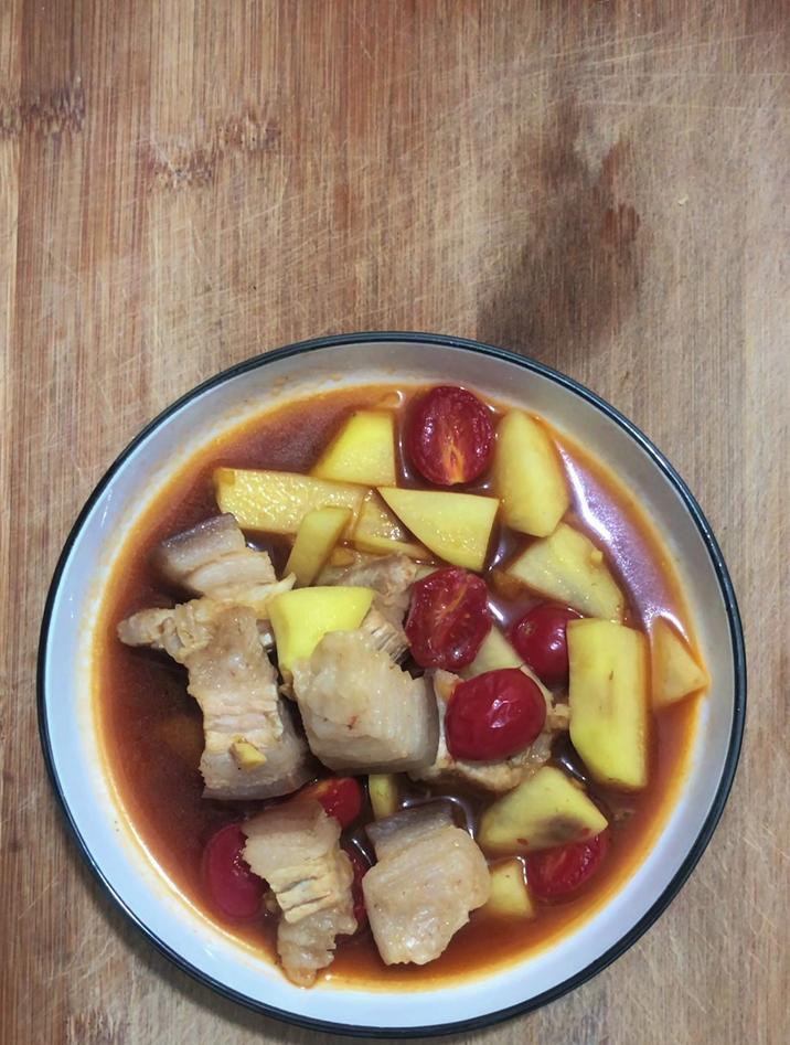 土豆烧肉家常做法,像我这样做,简单好吃