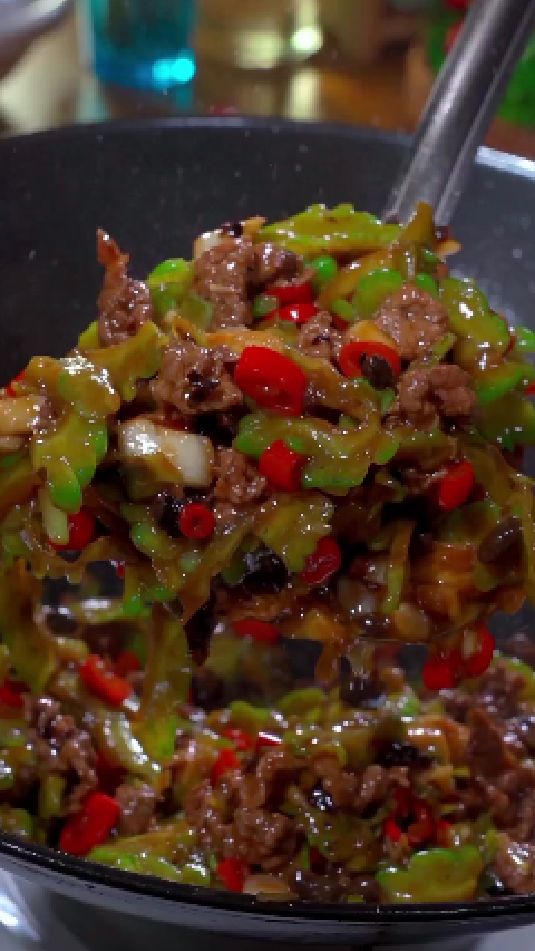 苦瓜炒牛肉的做法