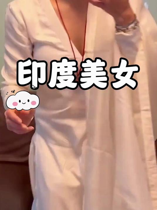 印度美女在吃蛋糕