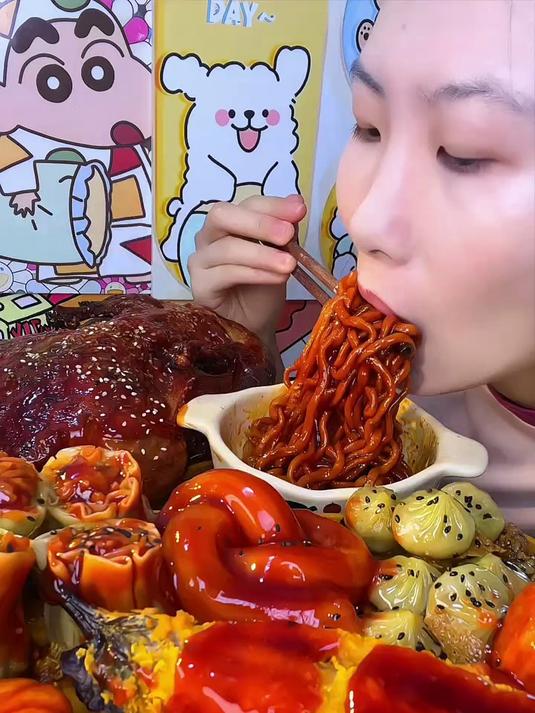 沉浸式吃脆皮烤鸭+生煎烧麦