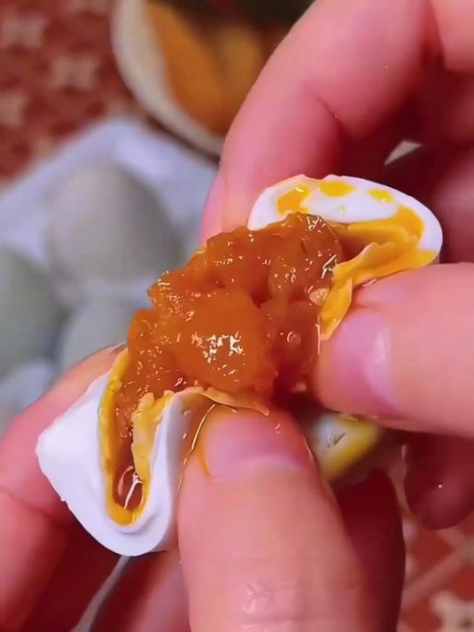 红树林烤海鸭蛋，香糯不腻，流油起沙，配米饭绝～