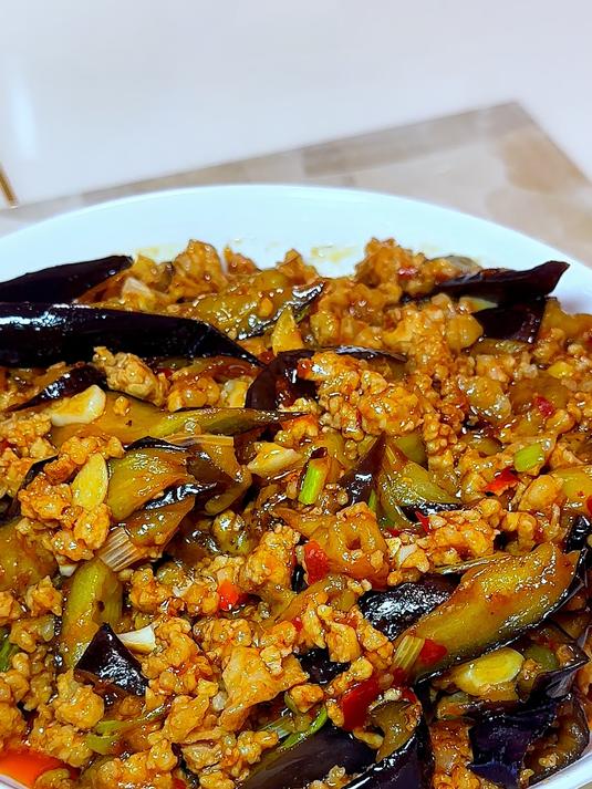 家常鱼香肉沫茄子，下饭菜来一波
