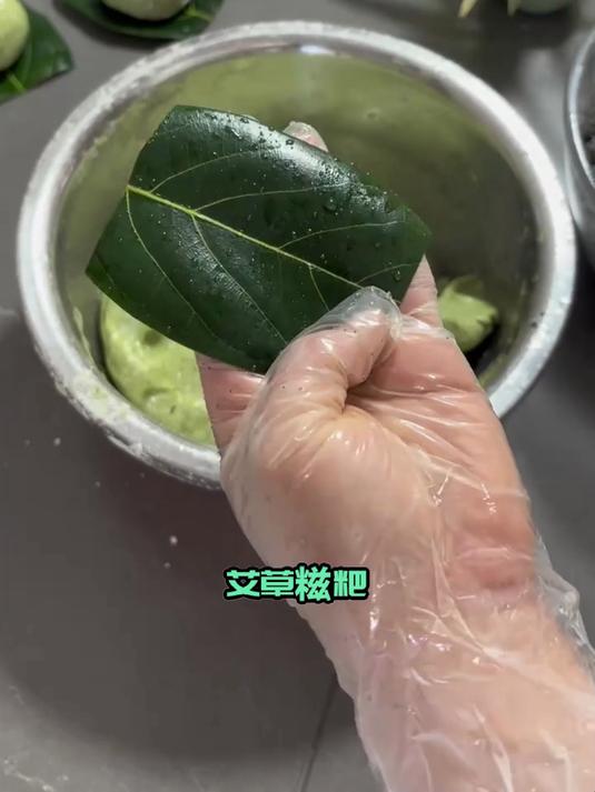 炸份酥脆红艾草糍粑 少油健康的养生美味超赞