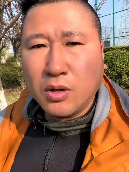 钓鱼装备越简单越好!
