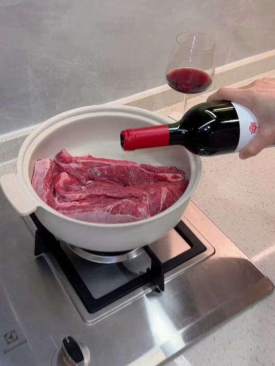 年底给女朋友做一道法式大餐！红酒炖牛肉！