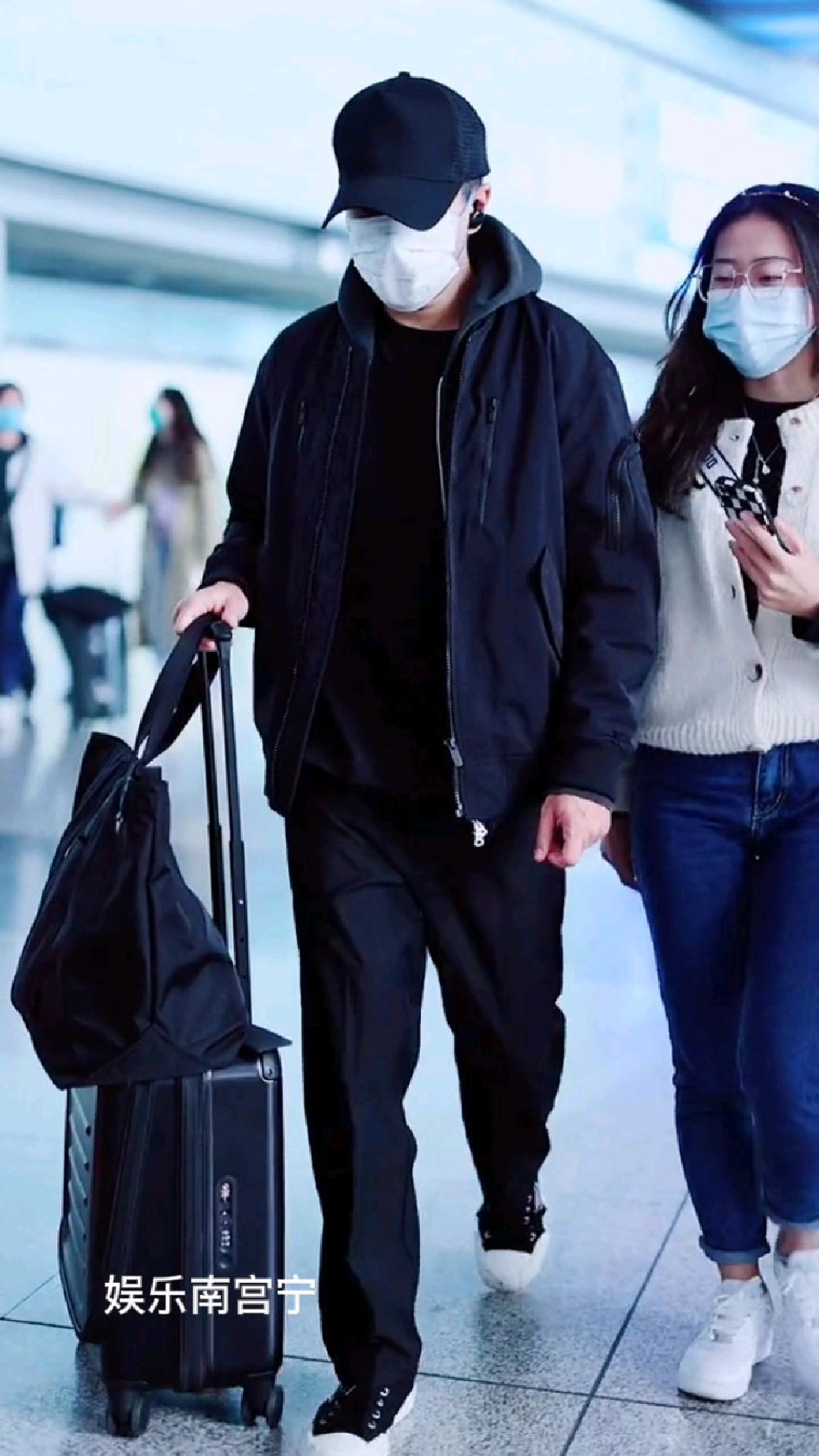 刘恺威低调现身,好久不见,还是那么帅气