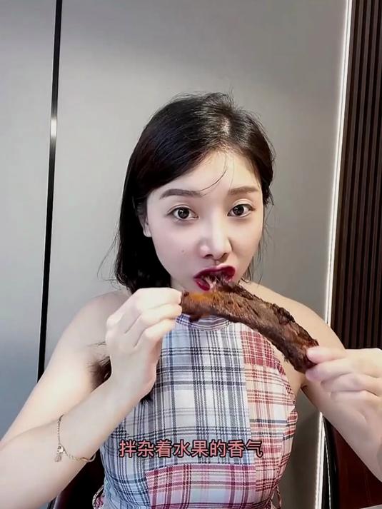 还记得上个视频的葡萄吗后续来啦,今日晚餐果香排骨,西班牙饭