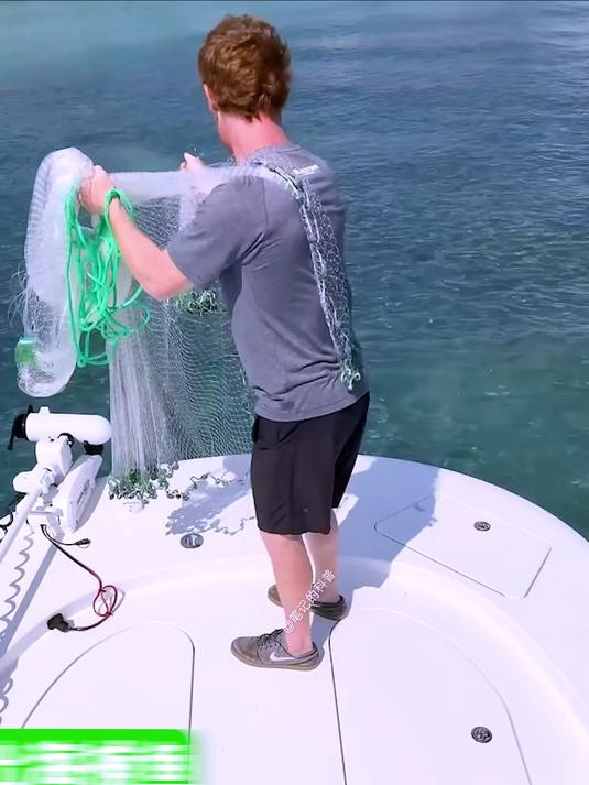 撒网捕鱼,收获了