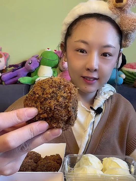 鲍师傅糕点现烤超新鲜一口下去超满足超好吃